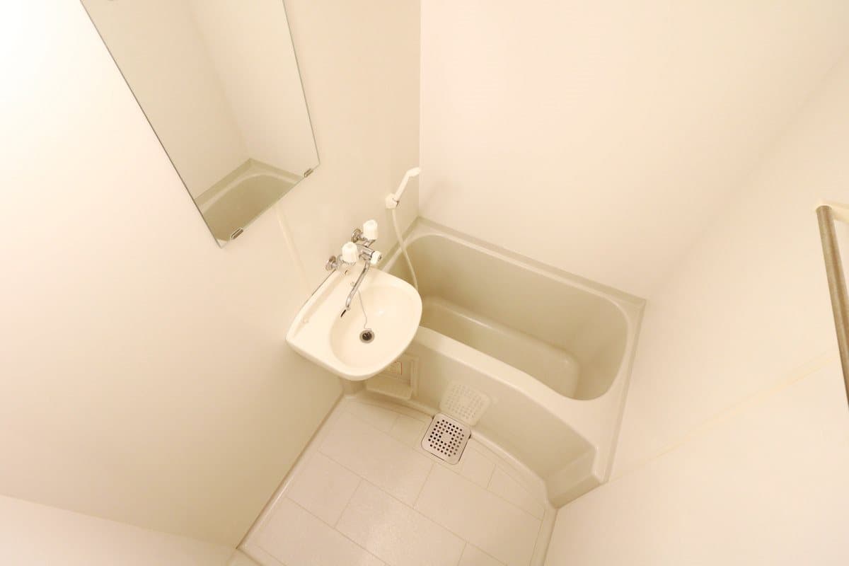 Room image 15