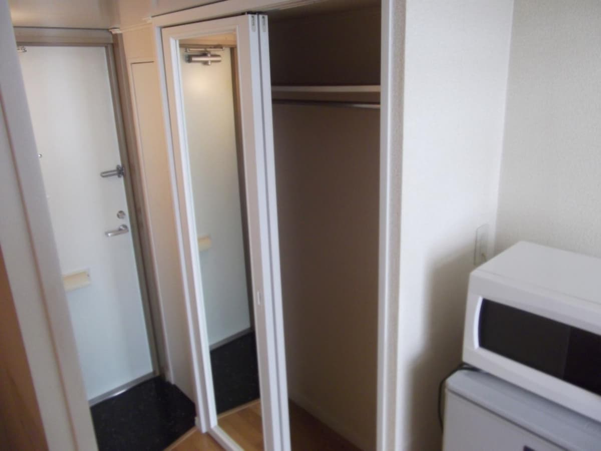Room image 15