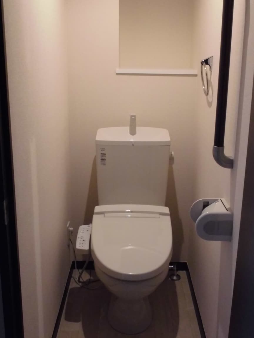 Room image 8