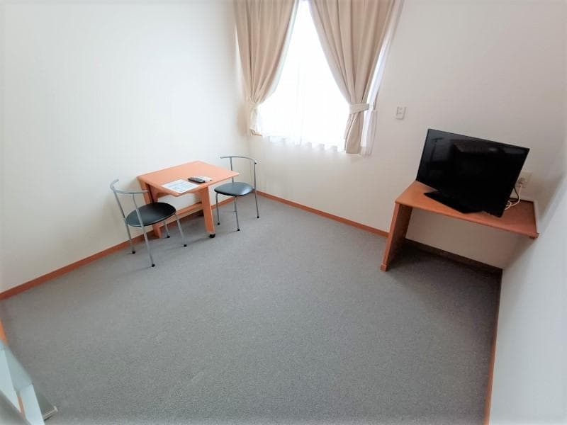 Room image 8
