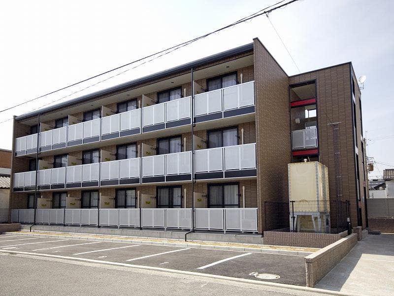 Main exterior of leopalace Teraji