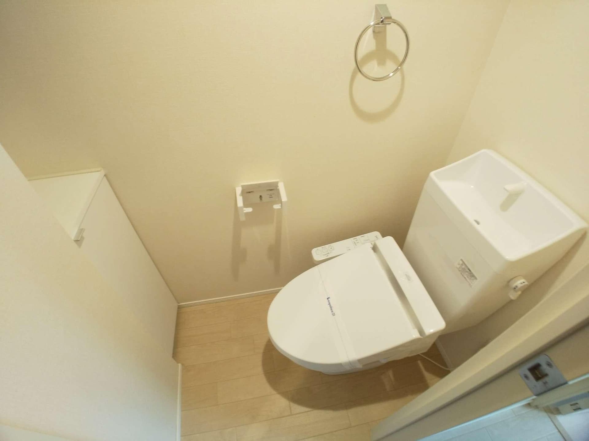 Room image 10