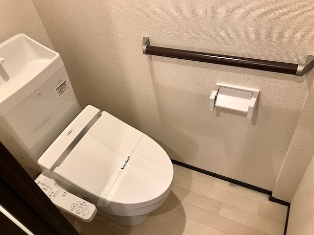 Room image 11