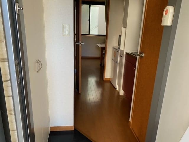 Room image 8