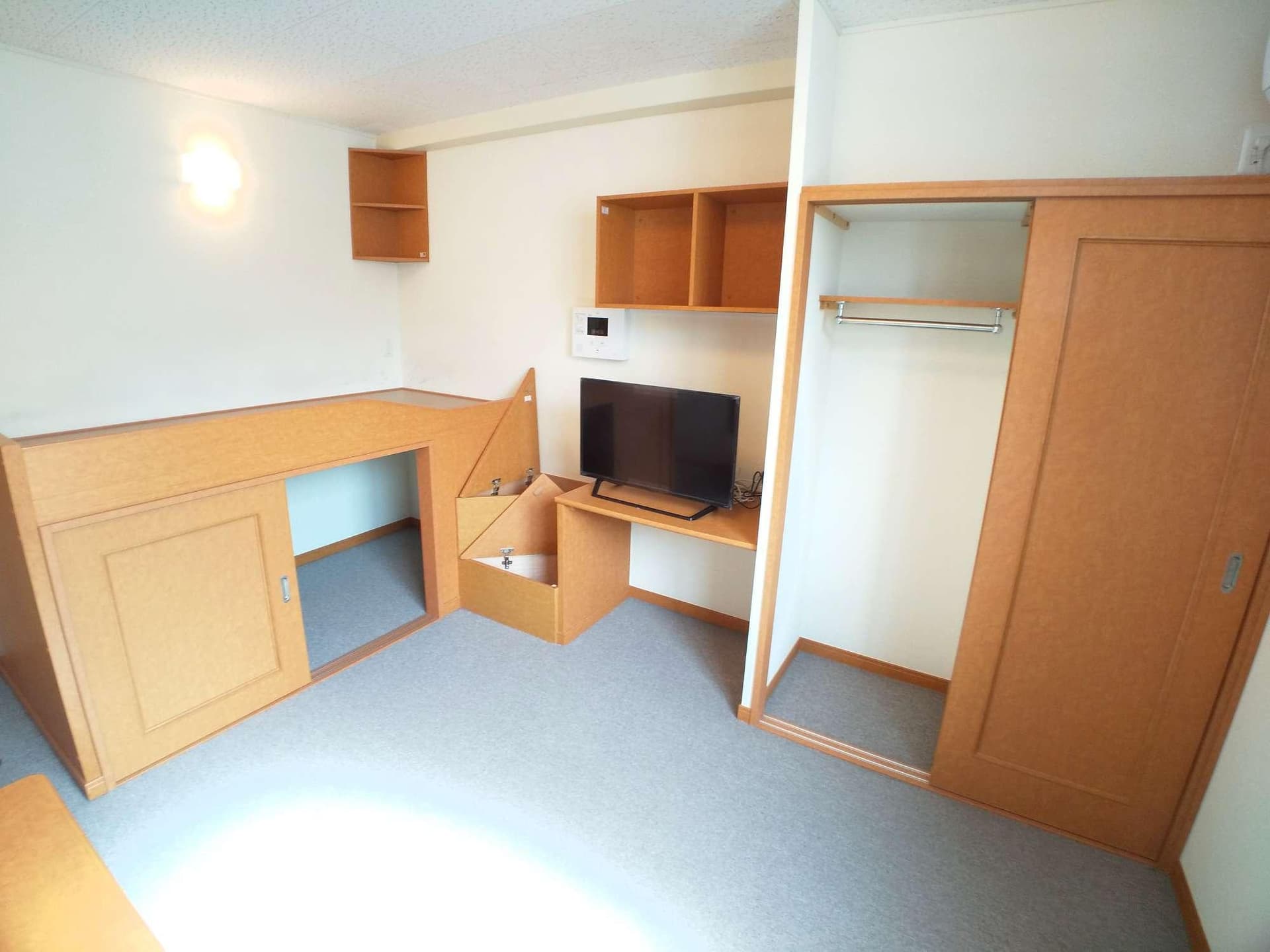 Room image 12