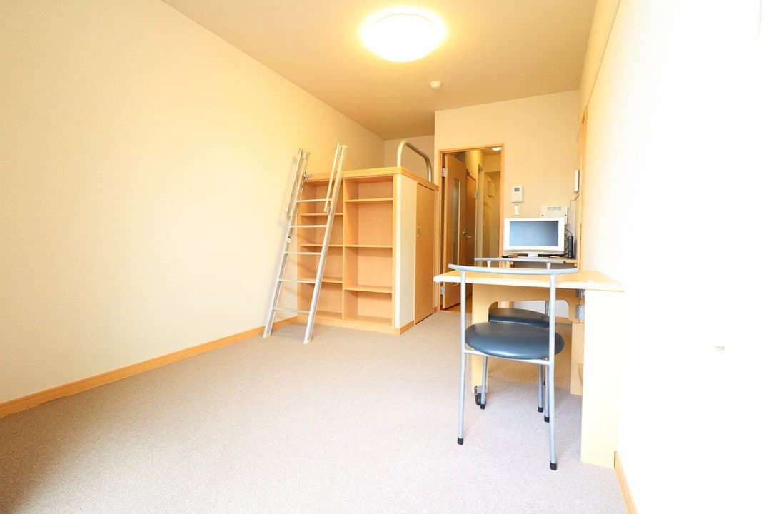 Room image 12