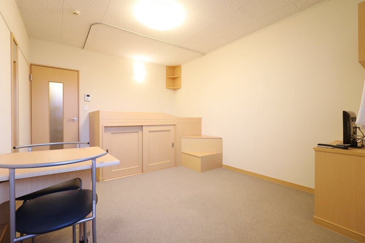 Room image 12