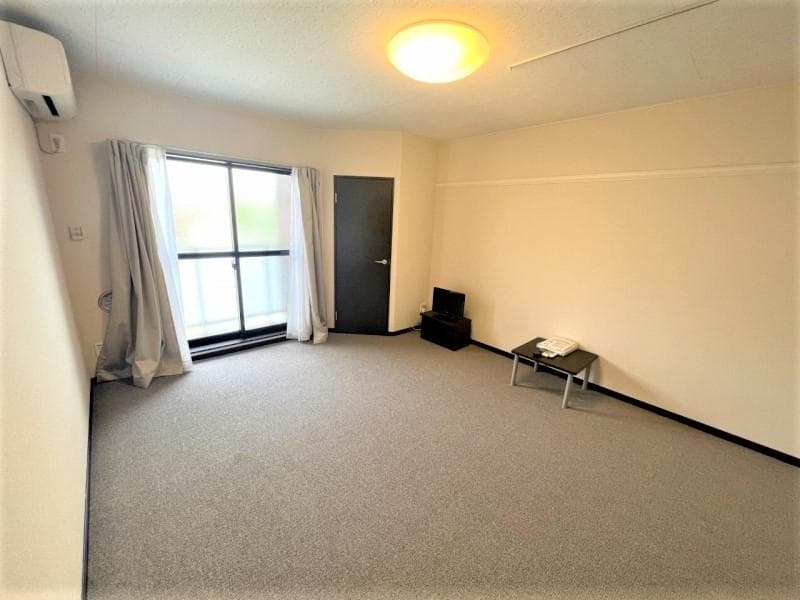Room image 16