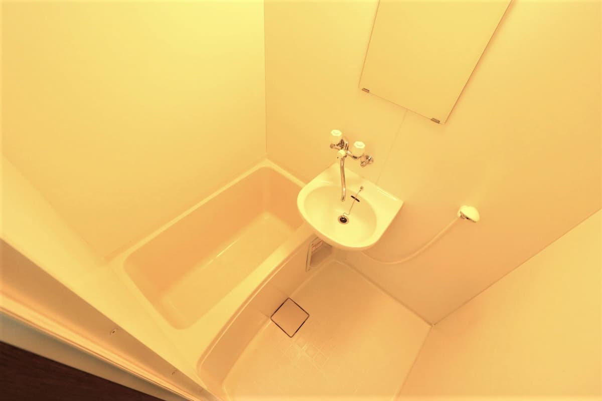 Room image 8