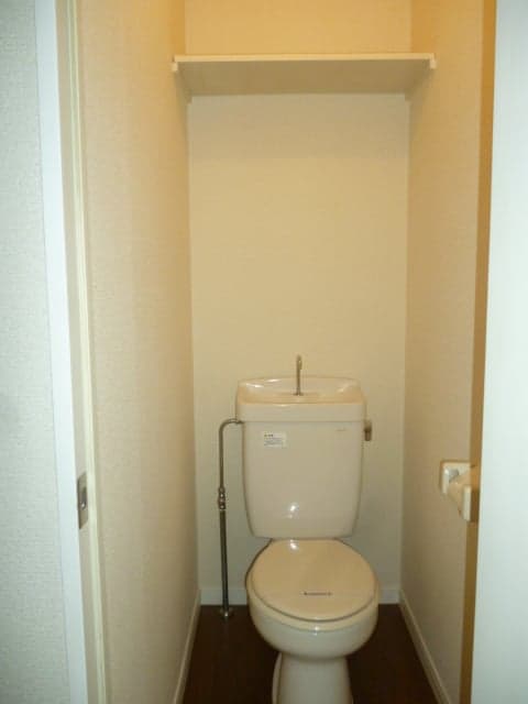 Room image 8