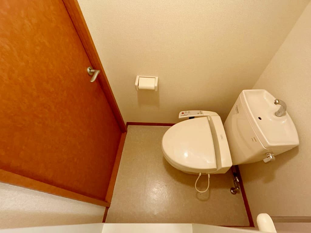 Room image 8