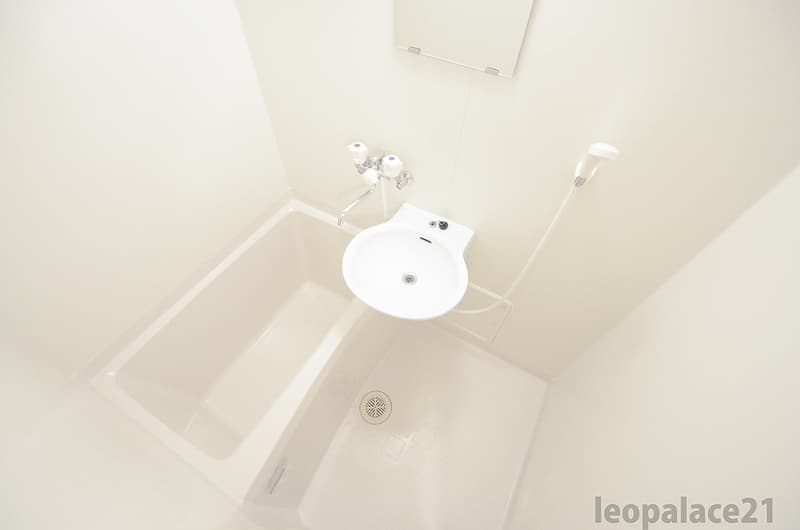 Room image 11