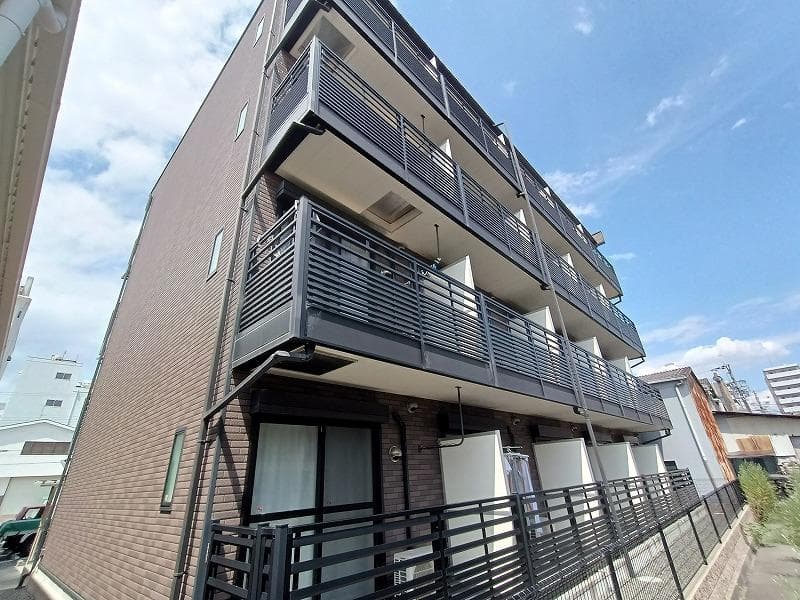 Main exterior of LEONEXT Cerise