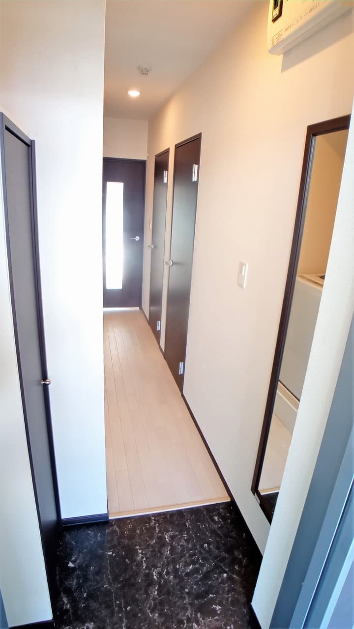 Room image 11