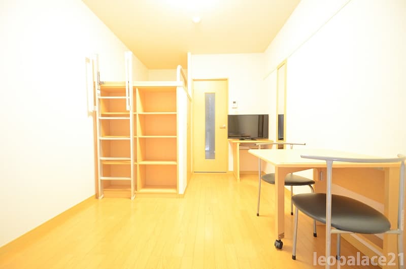 Room image 9