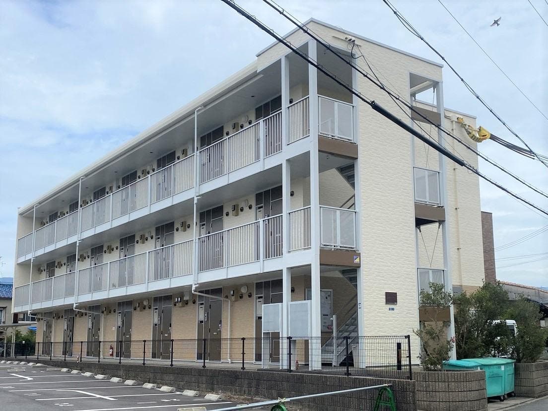 Main exterior of leopalace Kawamukai