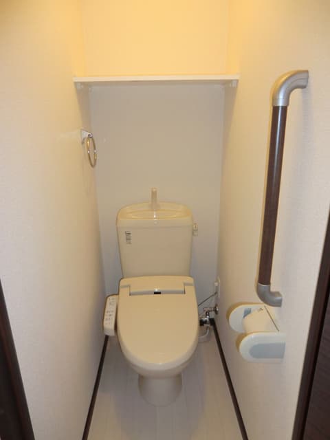 Room image 8