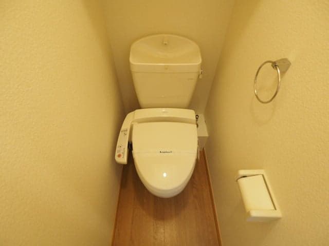 Room image 10