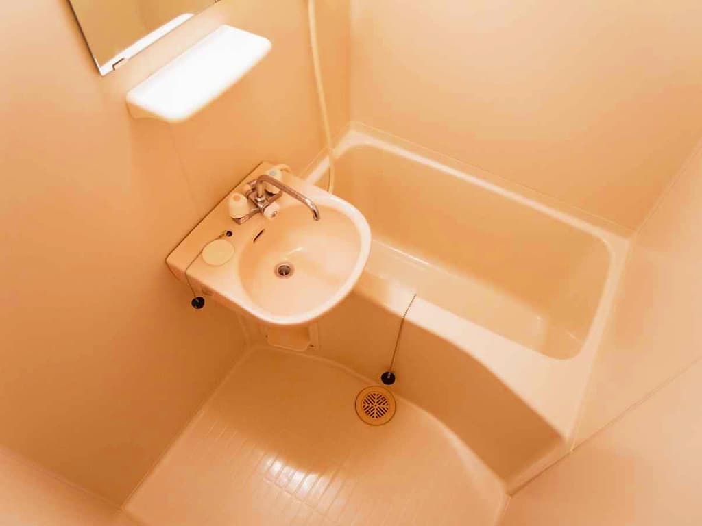 Room image 8