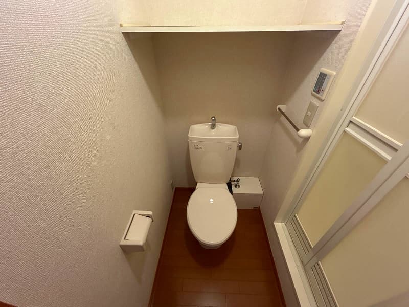 Room image 8