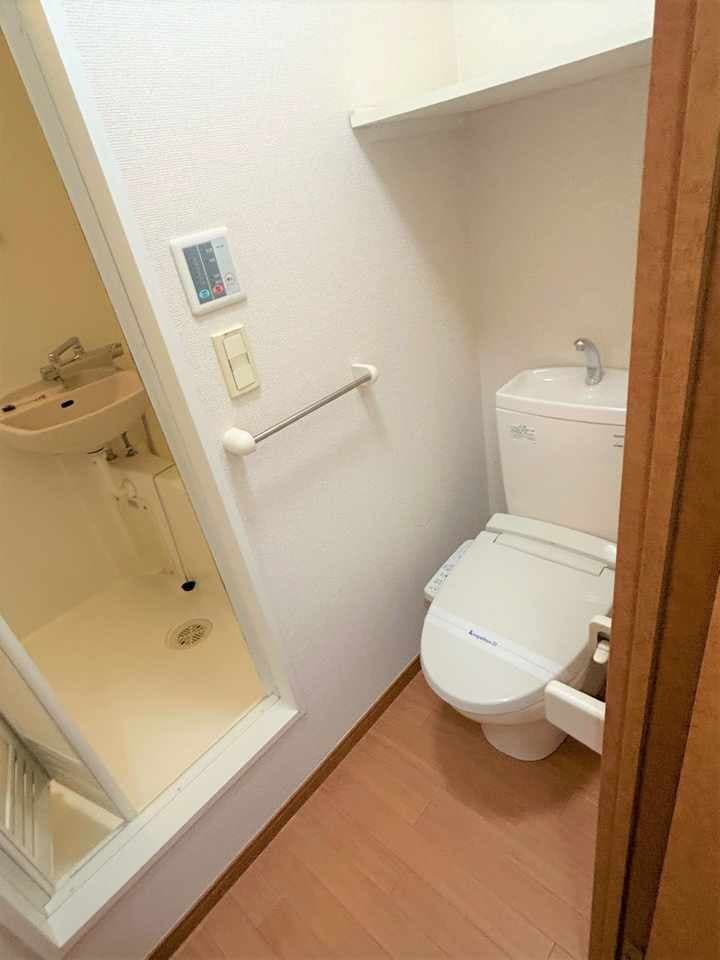 Room image 12