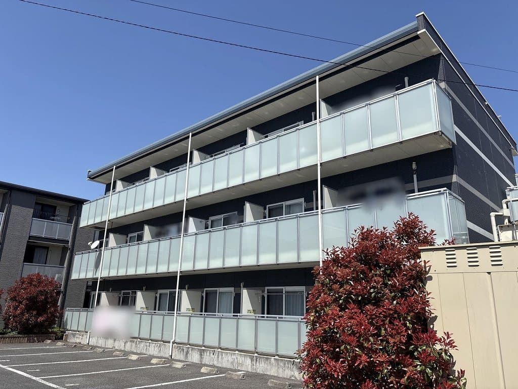 Main exterior of LEONEXT Azalea Arc