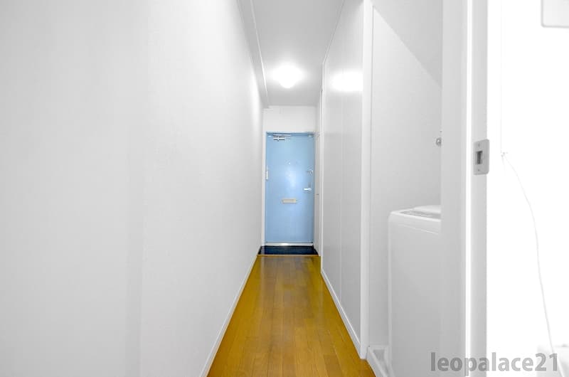Room image 15