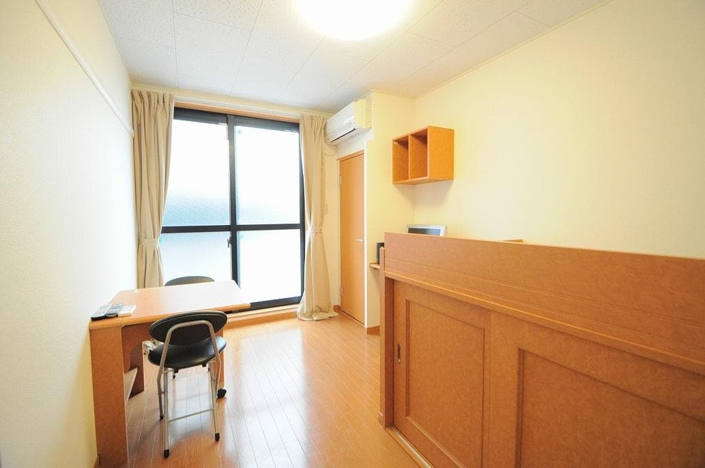 Room image 9