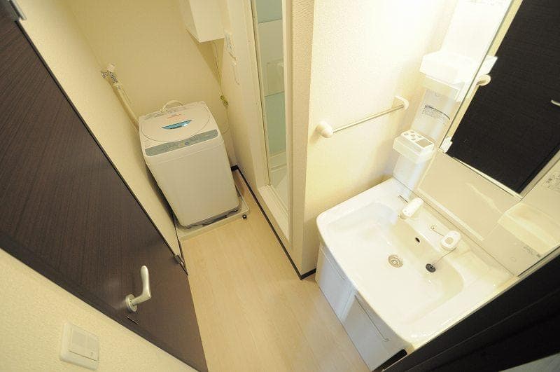 Room image 8