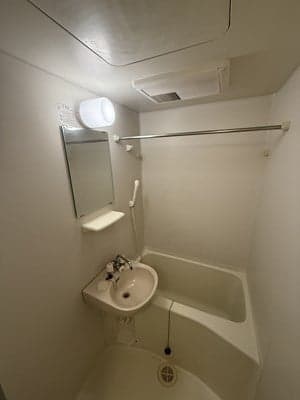 Room image 16