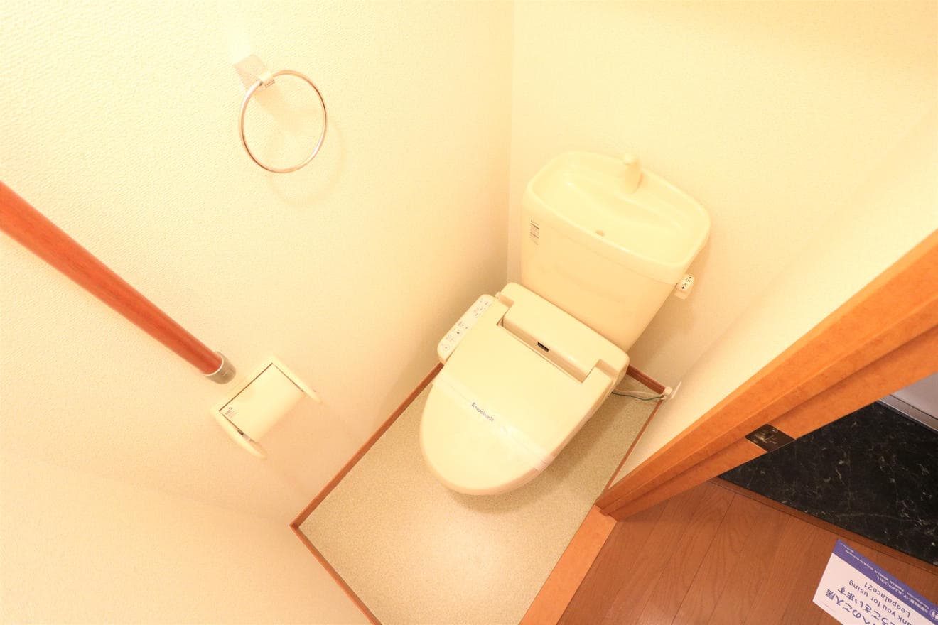 Room image 16