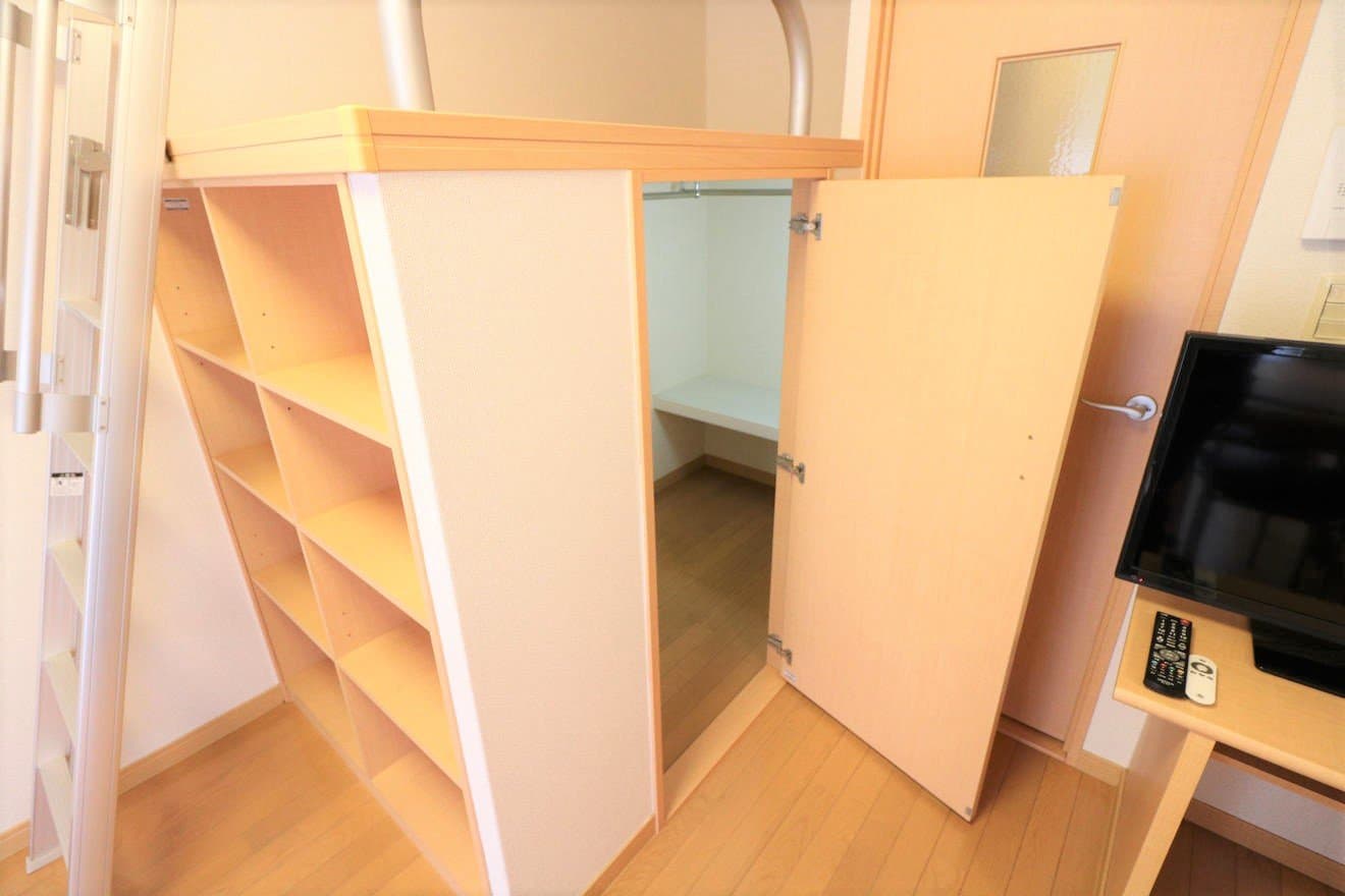 Room image 8
