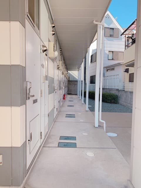 Room image 12