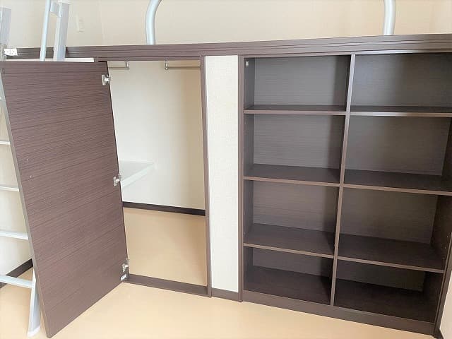 Room image 8
