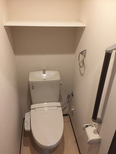 Room image 8