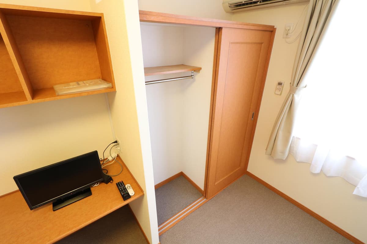 Room image 8