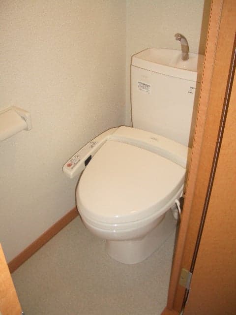 Room image 8