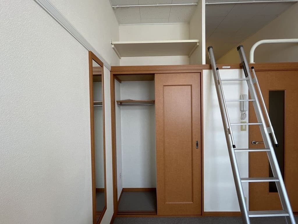 Room image 9