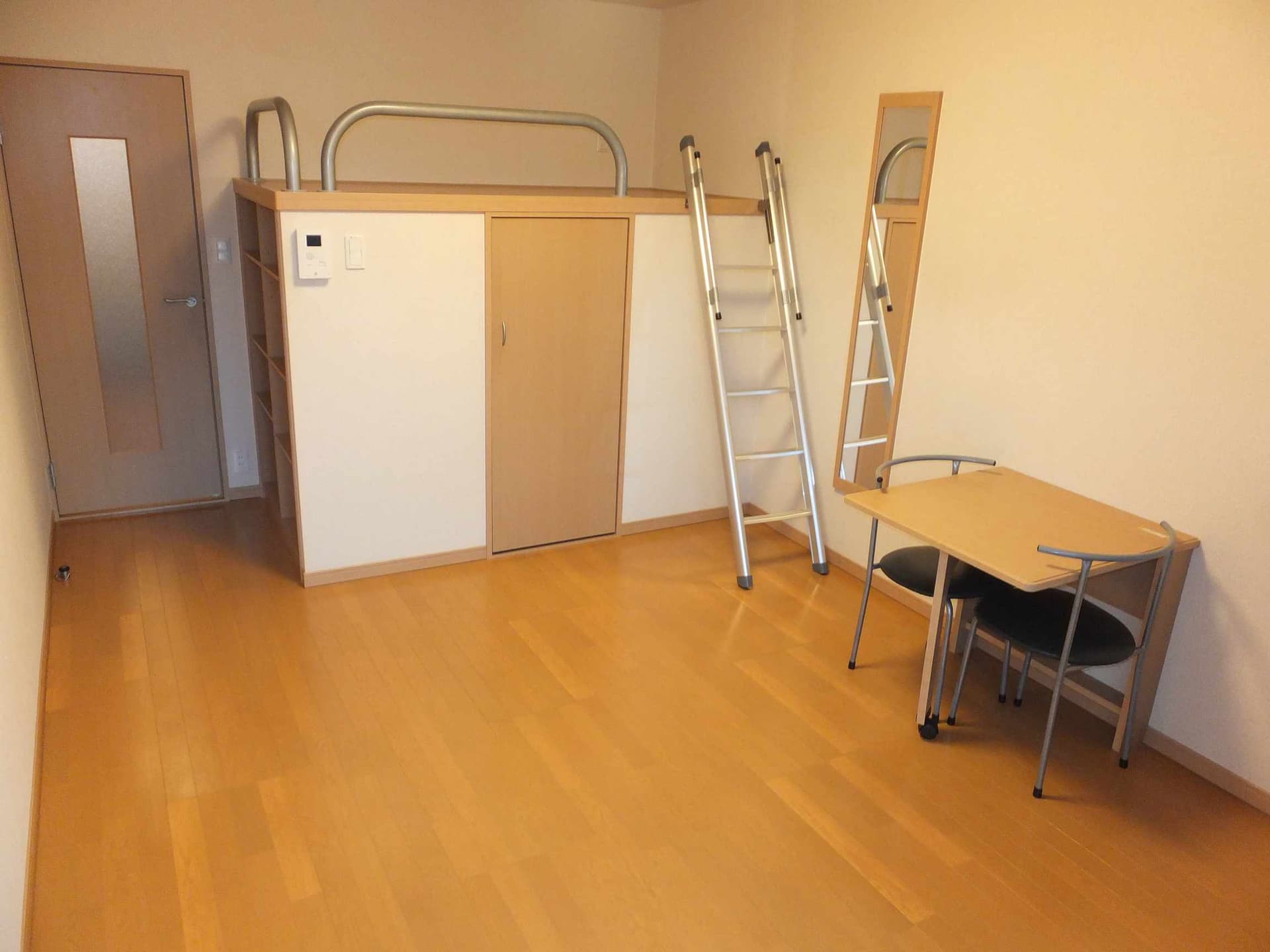 Room image 10