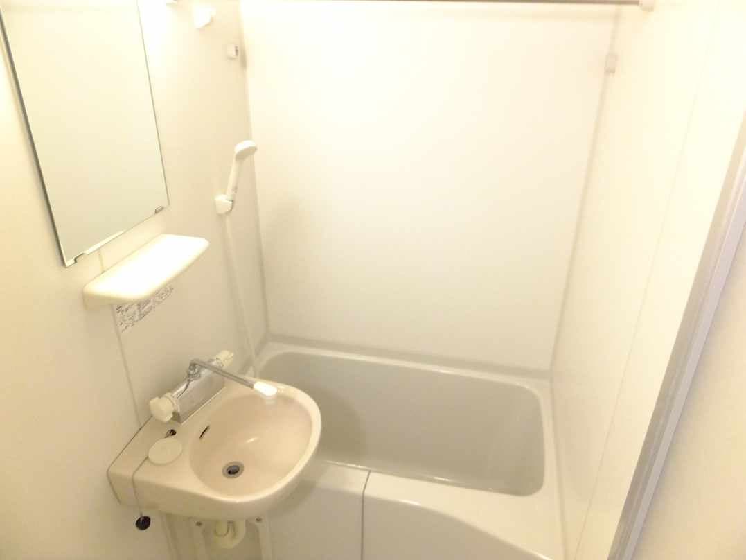Room image 8