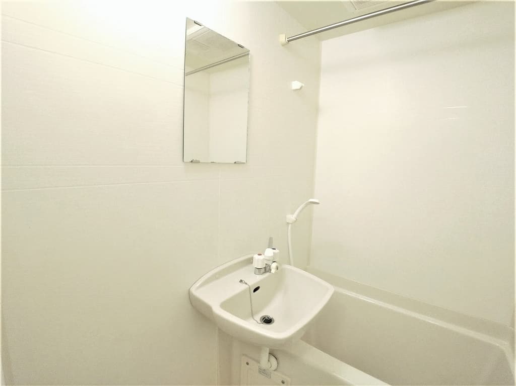 Room image 13