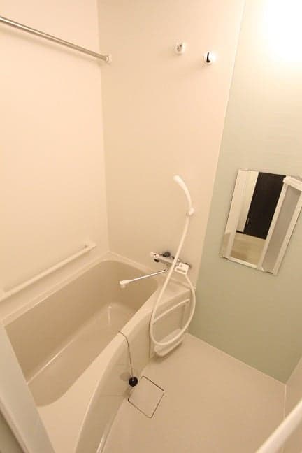 Room image 8