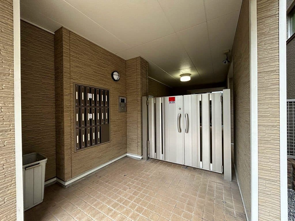 Room image 8