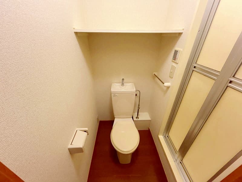 Room image 8