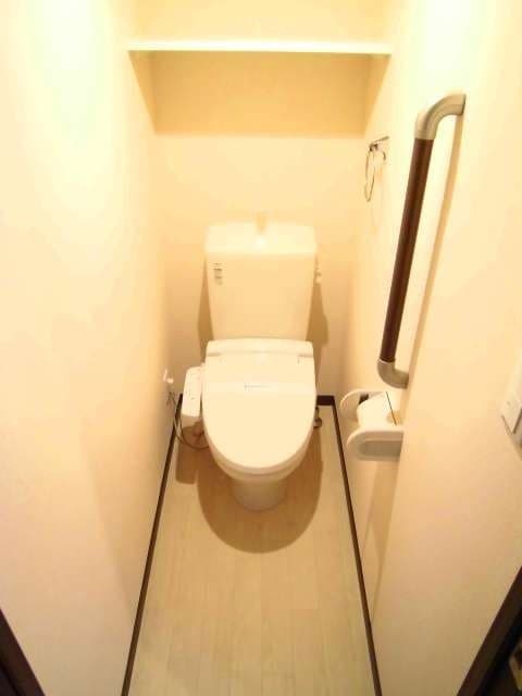 Room image 12
