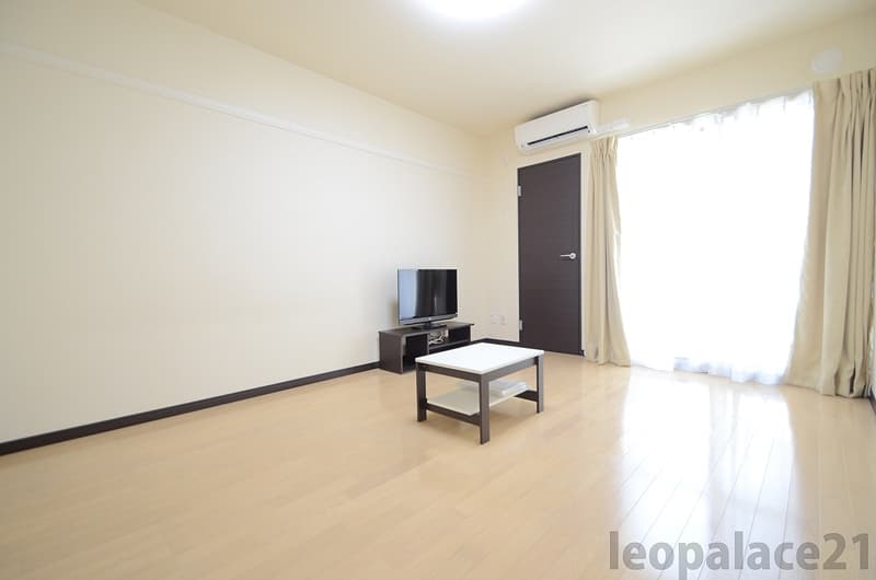 Room image 11