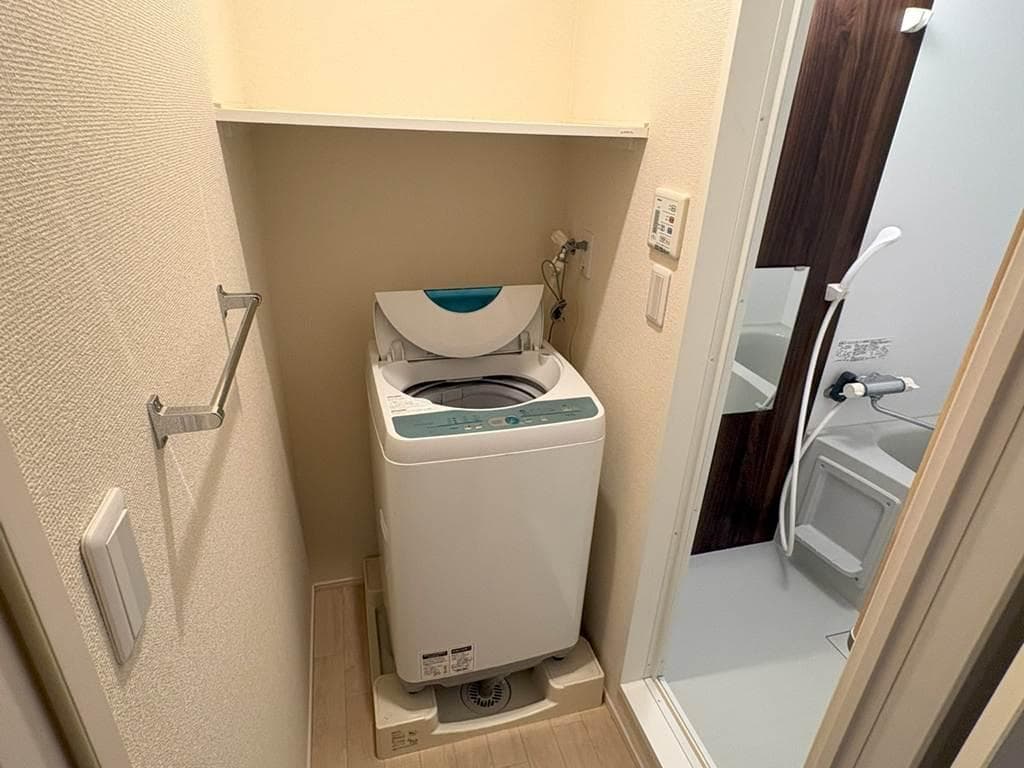 Room image 8