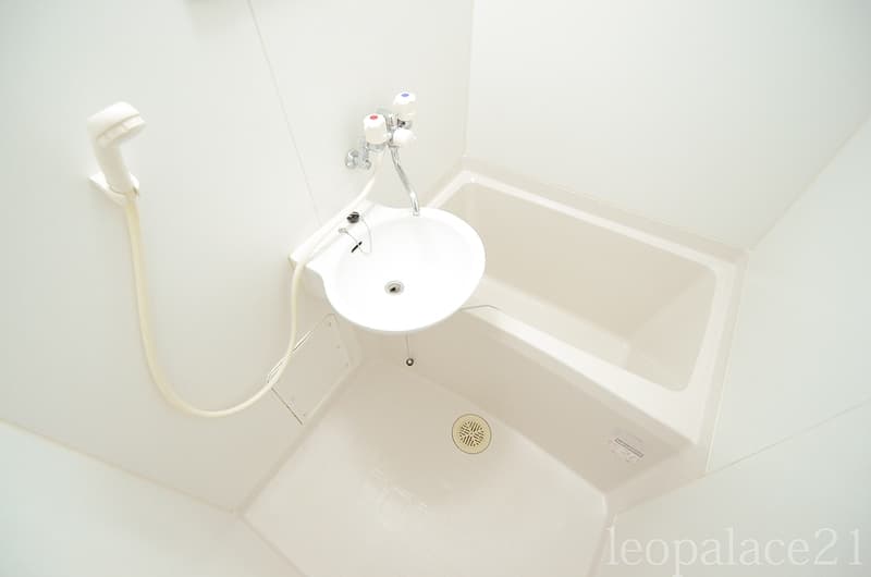 Room image 9