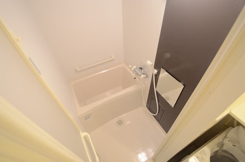 Room image 8