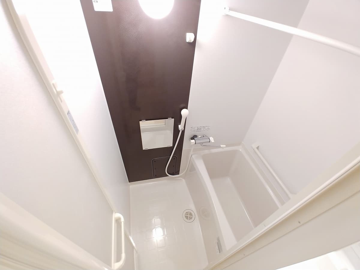 Room image 8